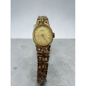 Seiko Gold Oval Analog Dress Wristwatch Base Metal Stainless Steel 6 in 1960-70s